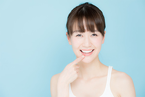 加古川の歯医者・歯科 白い歯の笑顔の画像